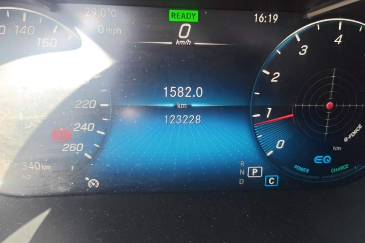 Used Mercedes-Benz C-Class 2021 C 260 L Sport Edition Odometer Close Up