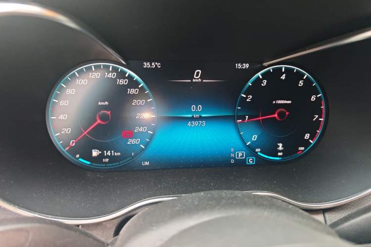 Used Mercedes-Benz C-Class 2021 C 200 L Fashion Edition Sport Version Odometer Close Up