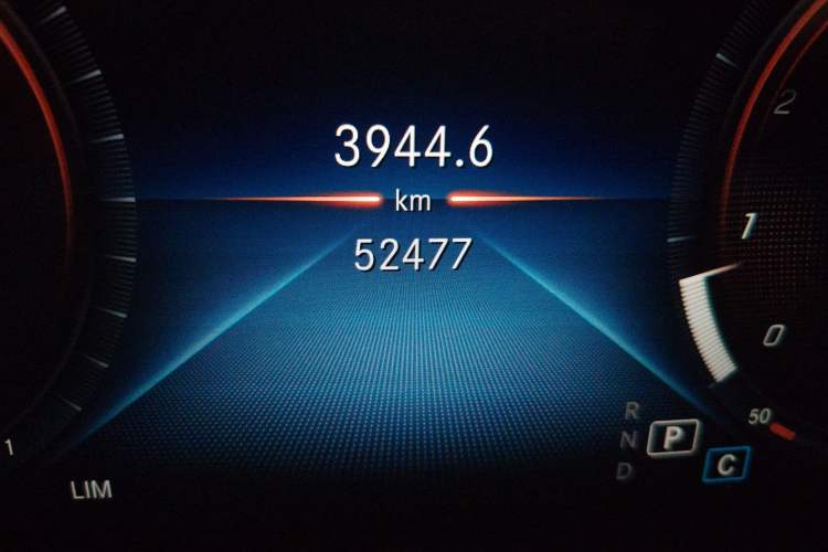 Used Mercedes-Benz C-Class 2021 C 200 L Fashion Edition Sport Version Odometer Close Up