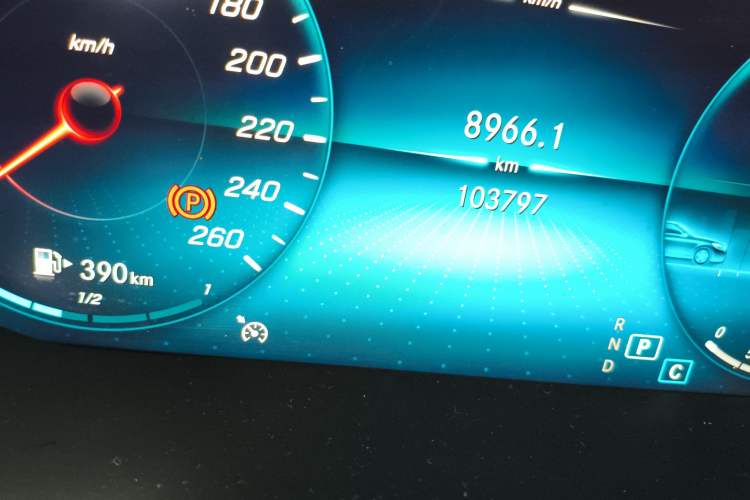 Used Mercedes-Benz C-Class 2021 C 200 L Fashion Model Odometer Close Up