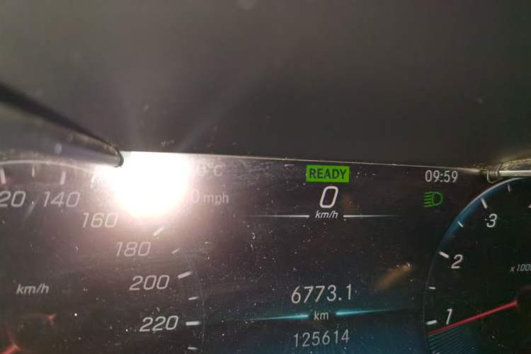 Used Mercedes-Benz C-Class 2021 C 260 L Sport Edition Odometer Close Up