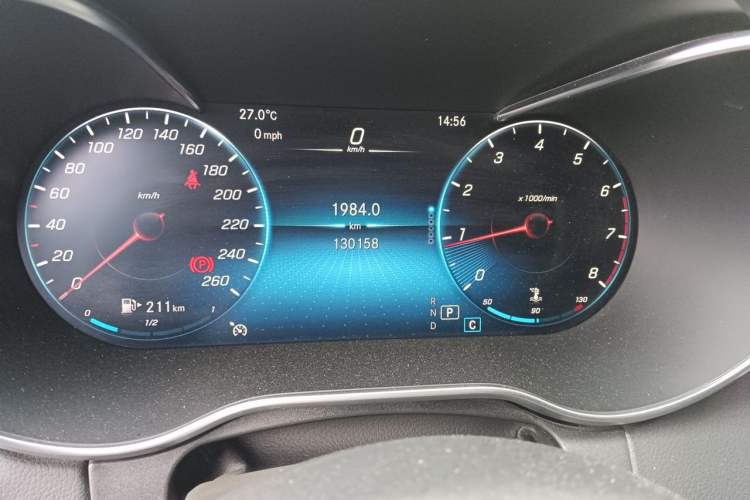 Used Mercedes-Benz C-Class 2021 C 200 L Fashion Edition Sport Version Odometer Close Up