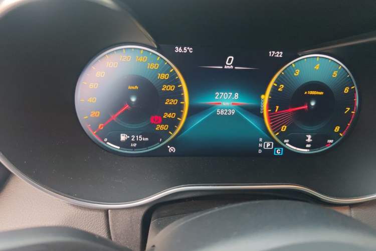 Used Mercedes-Benz C-Class 2021 C 200 L Fashion Edition Sport Version Odometer Close Up