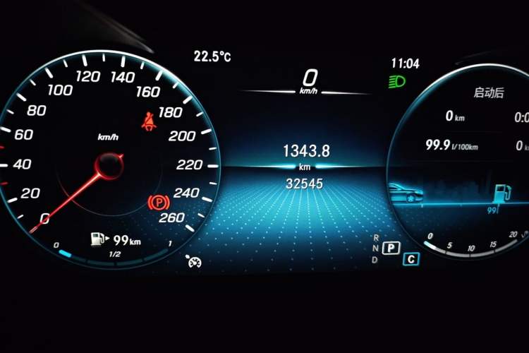 Used Mercedes-Benz C-Class 2021 C 200 L Fashion Edition Sport Version Odometer Close Up