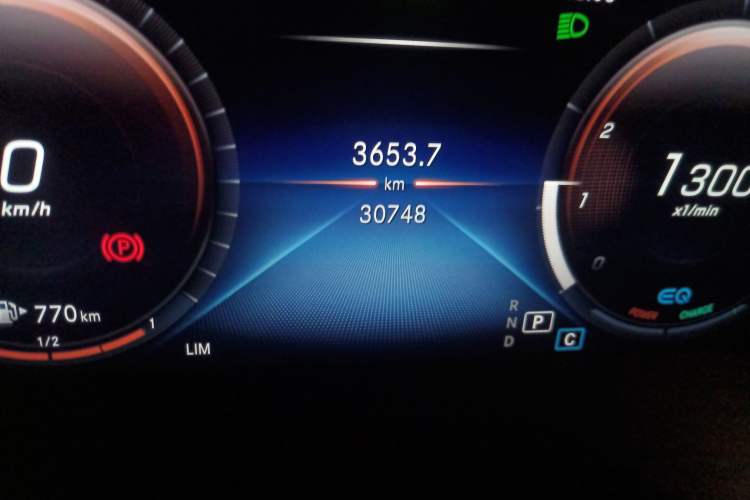 Used Mercedes-Benz C-Class 2021 C 260 L Sport Edition Star Collection Odometer Close Up
