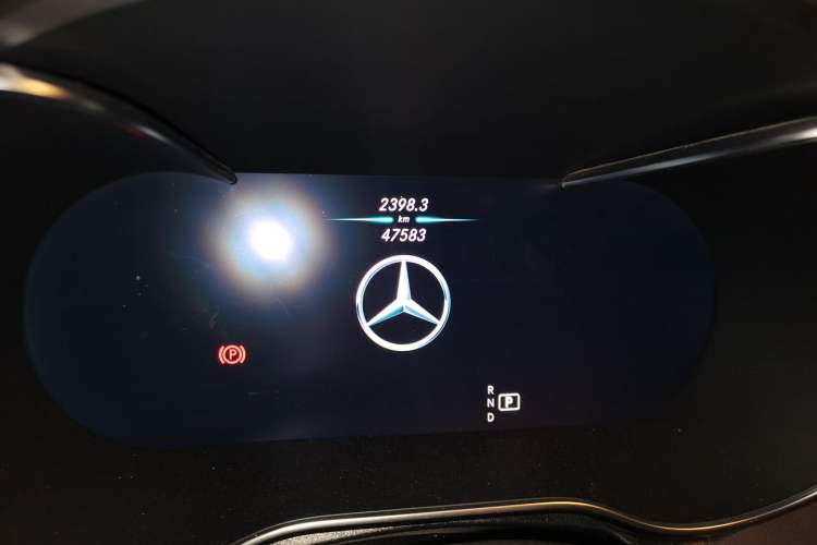 Used Mercedes-Benz C-Class 2021 C 200 L Fashion Edition Sport Version Odometer Close Up