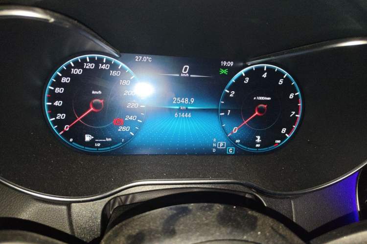 Used Mercedes-Benz C-Class 2021 C 200 L Fashion Edition Sport Version Odometer Close Up