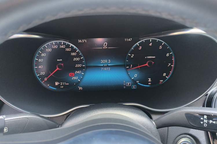 Used Mercedes-Benz C-Class 2021 C 200 L Fashion Edition Sport Version Odometer Close Up