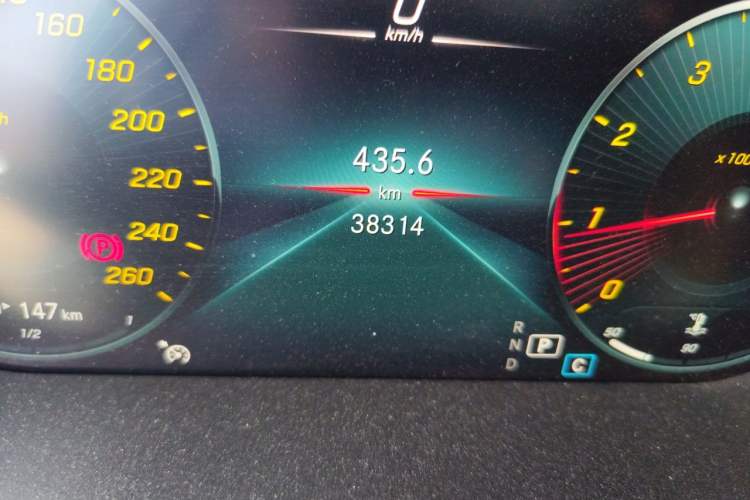 Used Mercedes-Benz C-Class 2021 C 200 L Fashion Edition Sport Version Odometer Close Up
