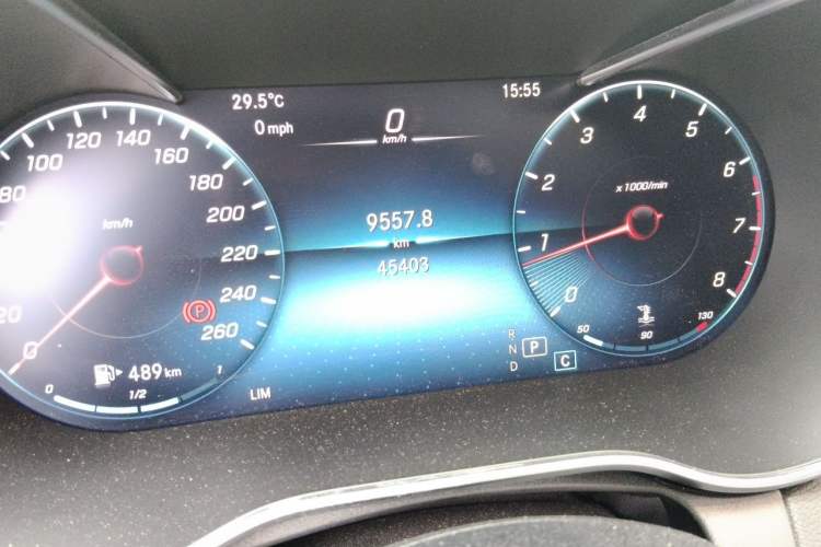 Used Mercedes-Benz C-Class 2021 C 200 L Fashion Edition Sport Version Odometer Close Up