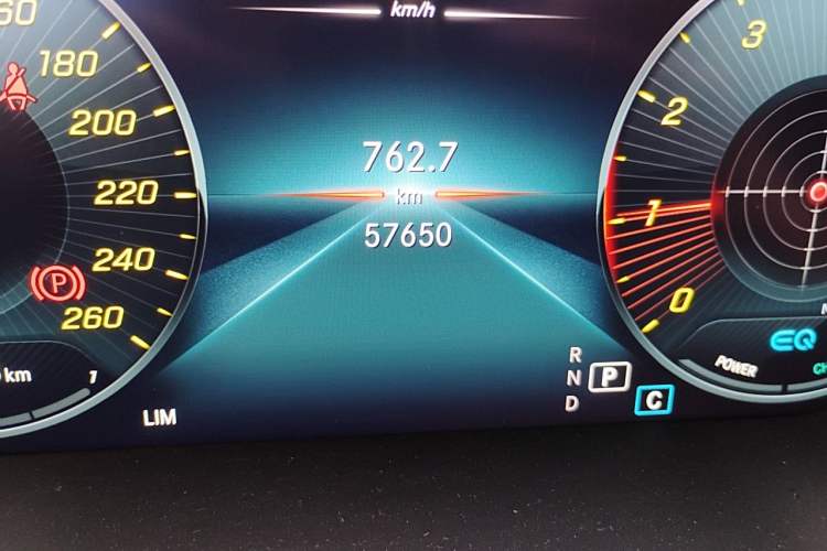 Used Mercedes-Benz C-Class 2021 C 260 L Sport Edition Odometer Close Up
