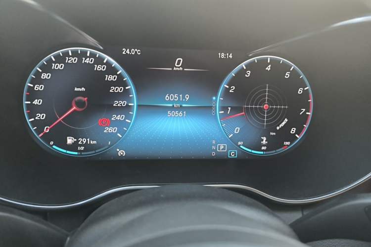 Used Mercedes-Benz C-Class 2021 C 200 L Fashion Edition Sport Version Odometer Close Up