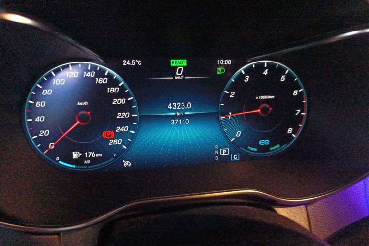 Used Mercedes-Benz C-Class 2021 C 260 L Sport Edition Odometer Close Up