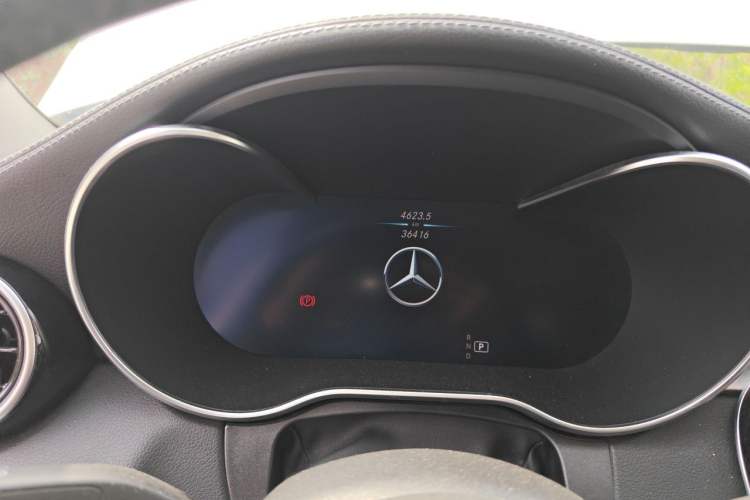 Used Mercedes-Benz C-Class 2021 C 200 L Fashion Edition Sport Version Odometer Close Up