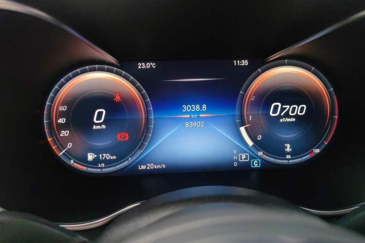 Used Mercedes-Benz C-Class 2021 C 200 L Fashion Edition Sport Version Odometer Close Up