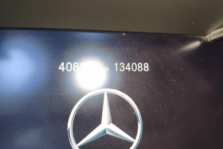 Used Mercedes-Benz C-Class 2021 C 200 L Fashion Edition Sport Version Odometer Close Up
