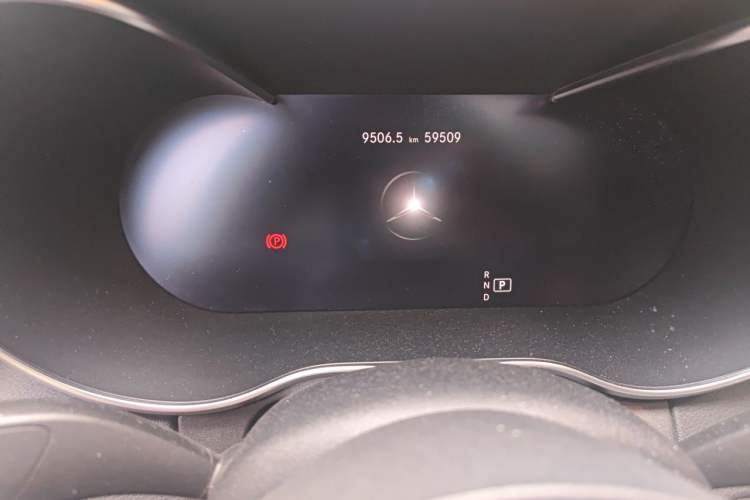 Used Mercedes-Benz C-Class 2021 C 260 L Sport Edition Odometer Close Up