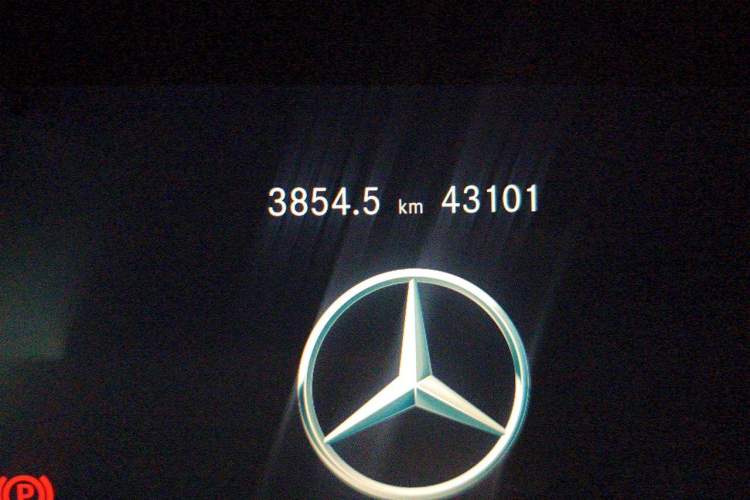 Used Mercedes-Benz C-Class 2021 C 200 L Fashion Edition Sport Version Odometer Close Up