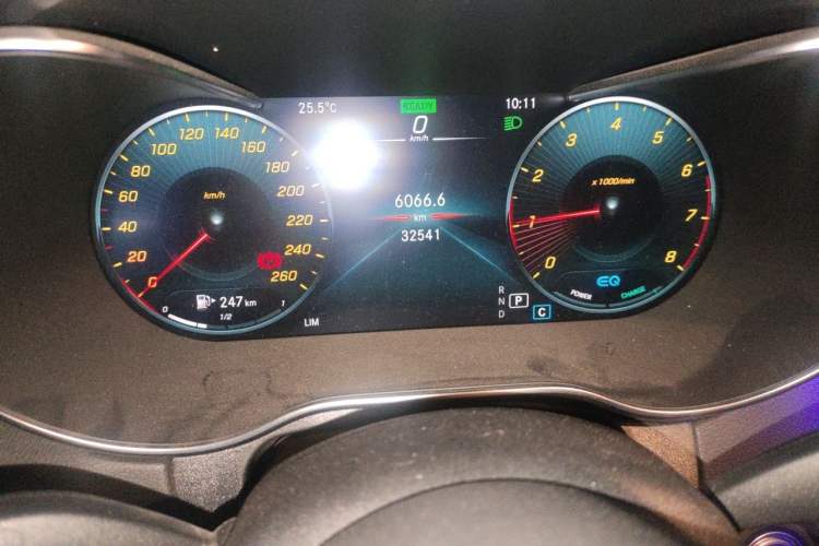Used Mercedes-Benz C-Class 2021 C 260 L Sport Edition Odometer Close Up