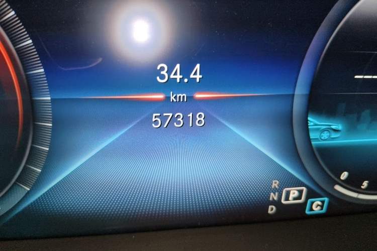 Used Mercedes-Benz C-Class 2021 C 200 L Fashion Edition Sport Version Odometer Close Up