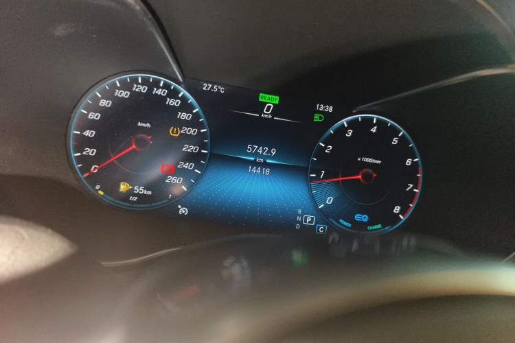 Used Mercedes-Benz C-Class 2021 C 260 L Sport Edition Odometer Close Up