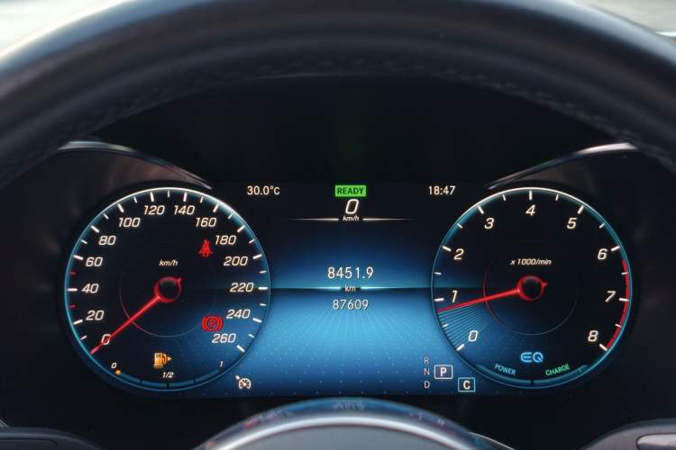 Used Mercedes-Benz C-Class 2021 C 260 L Sport Edition Star Collection Odometer Close Up