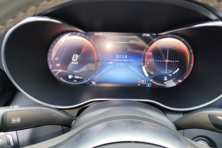 Used Mercedes-Benz C-Class 2021 C 200 L Fashion Edition Sport Version Odometer Close Up