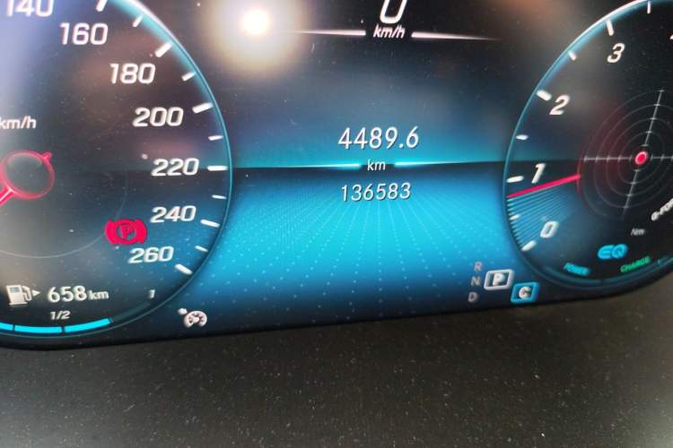Used Mercedes-Benz C-Class 2021 C 260 L Sport Edition Odometer Close Up