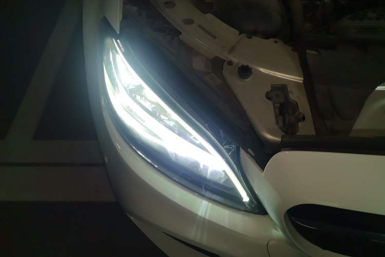 Used Mercedes-Benz C-Class 2021 C 260 L Sport Edition Star Collection Right Front Headlight