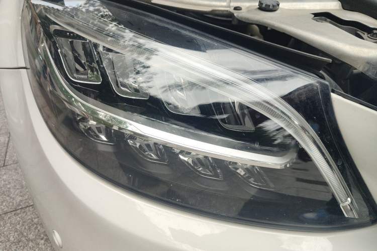Used Mercedes-Benz C-Class 2021 C 260 L Sport Edition Star Collection Right Front Headlight