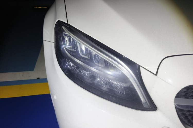 Used Mercedes-Benz C-Class 2021 C 200 L Fashion Edition Sport Version Right Front Headlight