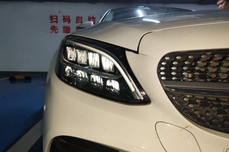 Used Mercedes-Benz C-Class 2021 C 200 L Fashion Edition Sport Version Right Front Headlight