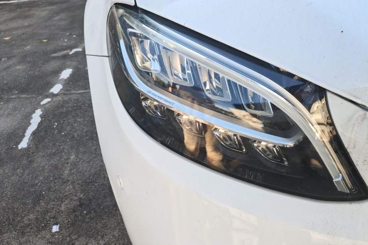Used Mercedes-Benz C-Class 2021 C 200 L Fashion Edition Sport Version Right Front Headlight