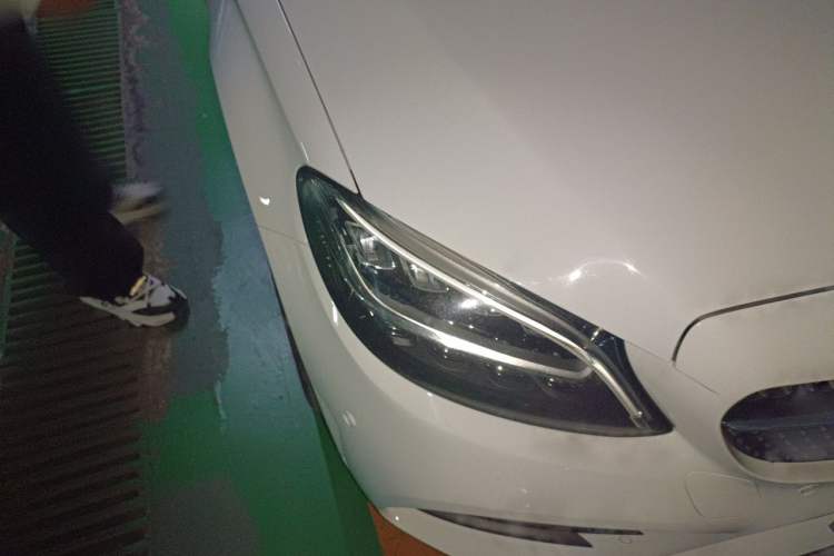 Used Mercedes-Benz C-Class 2021 C 260 L Sport Edition Star Collection Right Front Headlight