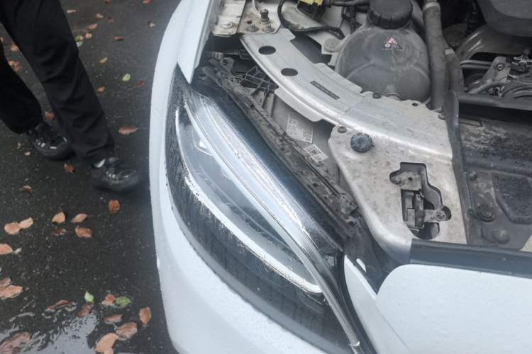 Used Mercedes-Benz C-Class 2021 C 260 L Sport Edition Star Collection Right Front Headlight