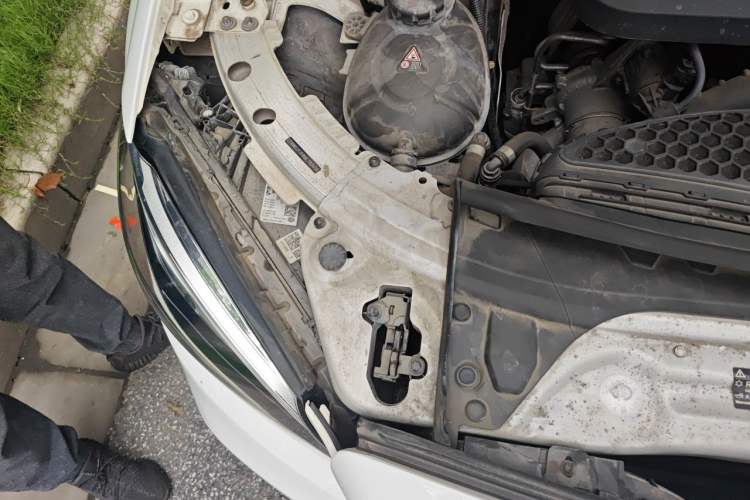 Used Mercedes-Benz C-Class 2021 C 200 L Fashion Edition Sport Version Right Front Headlight