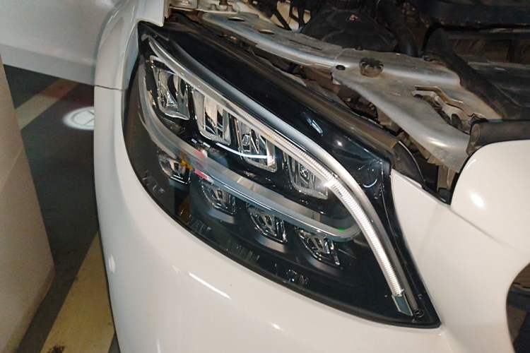 Used Mercedes-Benz C-Class 2021 C 260 L Sport Edition Star Collection Right Front Headlight