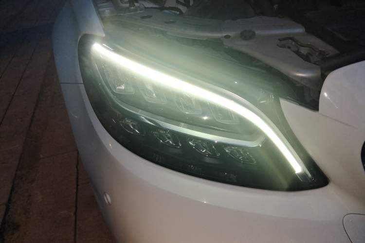 Used Mercedes-Benz C-Class 2021 C 260 L Sport Edition Star Collection Right Front Headlight