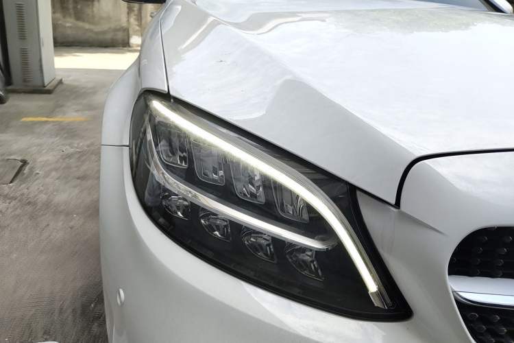 Used Mercedes-Benz C-Class 2021 C 200 L Fashion Edition Sport Version Right Front Headlight