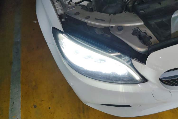 Used Mercedes-Benz C-Class 2021 C 200 L Fashion Edition Sport Version Right Front Headlight