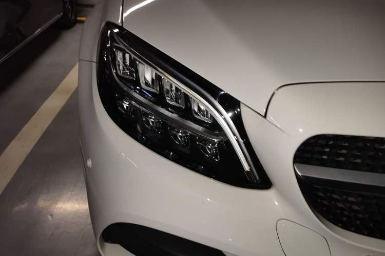 Used Mercedes-Benz C-Class 2021 C 200 L Fashion Edition Sport Version Right Front Headlight
