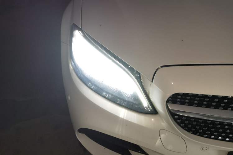 Used Mercedes-Benz C-Class 2021 C 200 L Fashion Edition Sport Version Right Front Headlight