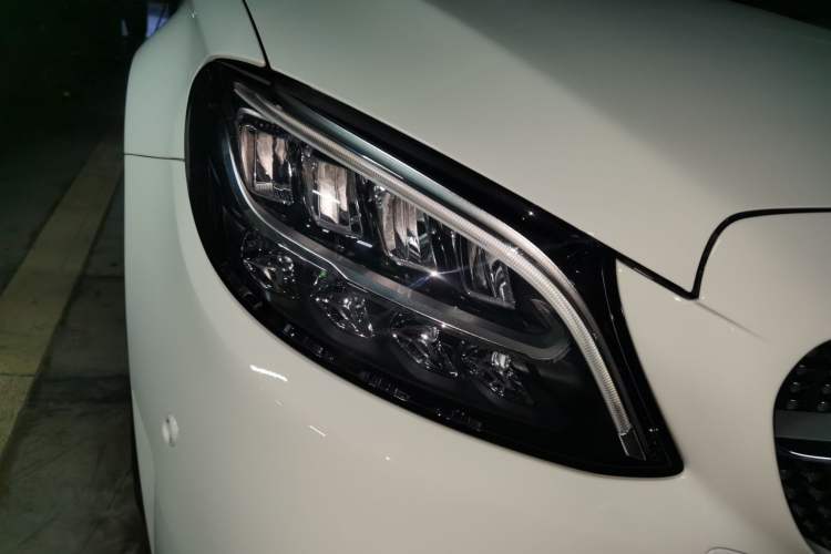 Used Mercedes-Benz C-Class 2021 C 200 L Fashion Edition Sport Version Right Front Headlight