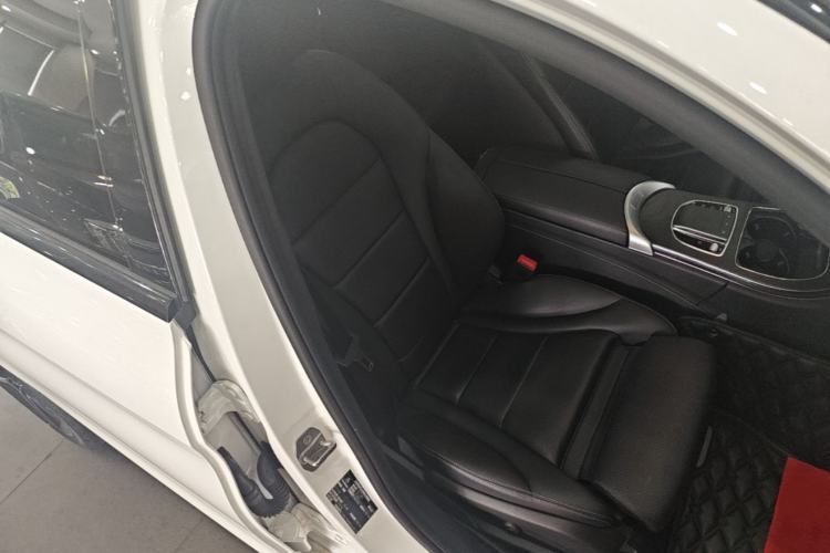 Used Mercedes-Benz C-Class 2021 C 260 L Sport Edition Star Collection Right Front Seat