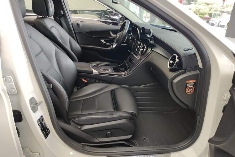 Used Mercedes-Benz C-Class 2021 C 200 L Fashion Edition Sport Version Right Front Seat