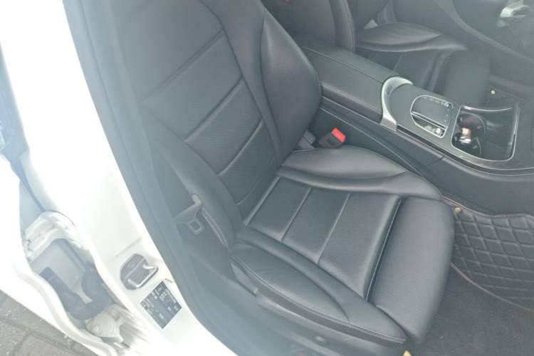 Used Mercedes-Benz C-Class 2021 C 200 L Fashion Edition Sport Version Right Front Seat