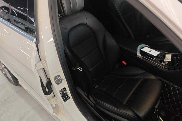 Used Mercedes-Benz C-Class 2021 C 200 L Fashion Edition Sport Version Right Front Seat