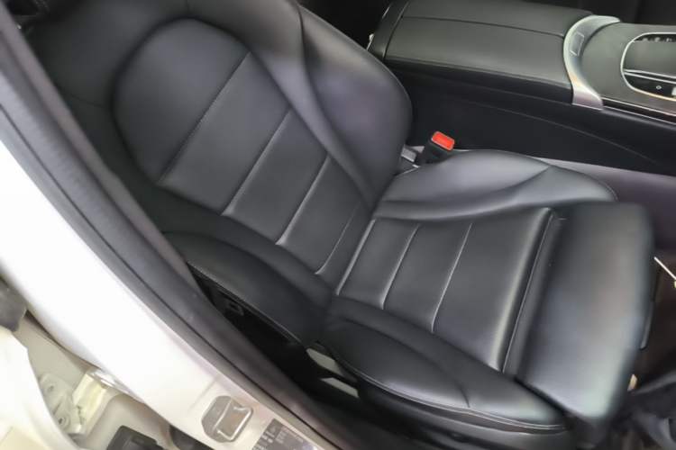 Used Mercedes-Benz C-Class 2021 C 260 L Sport Edition Star Collection Right Front Seat