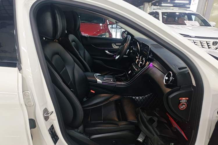 Used Mercedes-Benz C-Class 2021 C 260 L Sport Edition Star Collection Right Front Seat