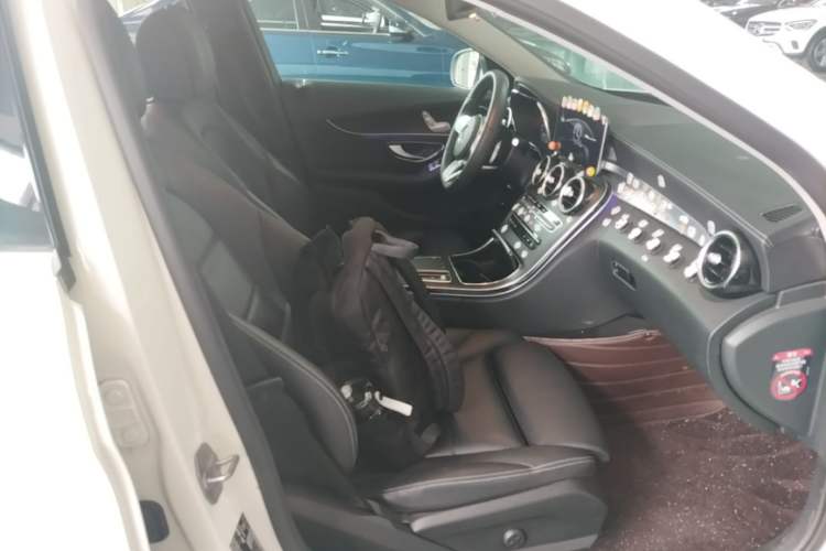 Used Mercedes-Benz C-Class 2021 C 200 L Fashion Edition Sport Version Right Front Seat
